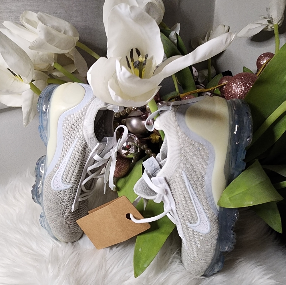 NIKE AIR VAPORMAX FLYKNIT 2021 PURE PLATINUM WOMENS size6 new